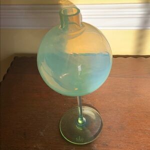 Etú Home Light Green Swirl Wine Glass Stemmed Vase
